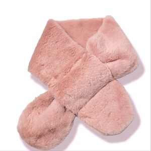 Fabulous Oblong Faux Fur Blush Collar Scarf OS